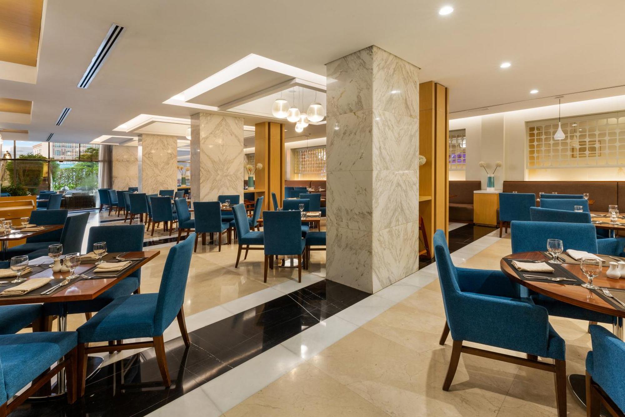 Royal Continental Hotel Dubai Exterior foto