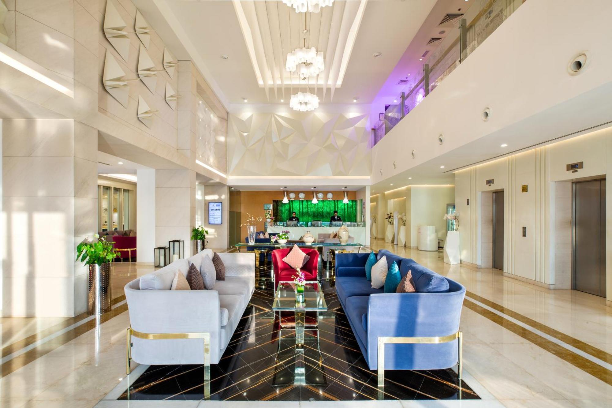 Royal Continental Hotel Dubai Exterior foto