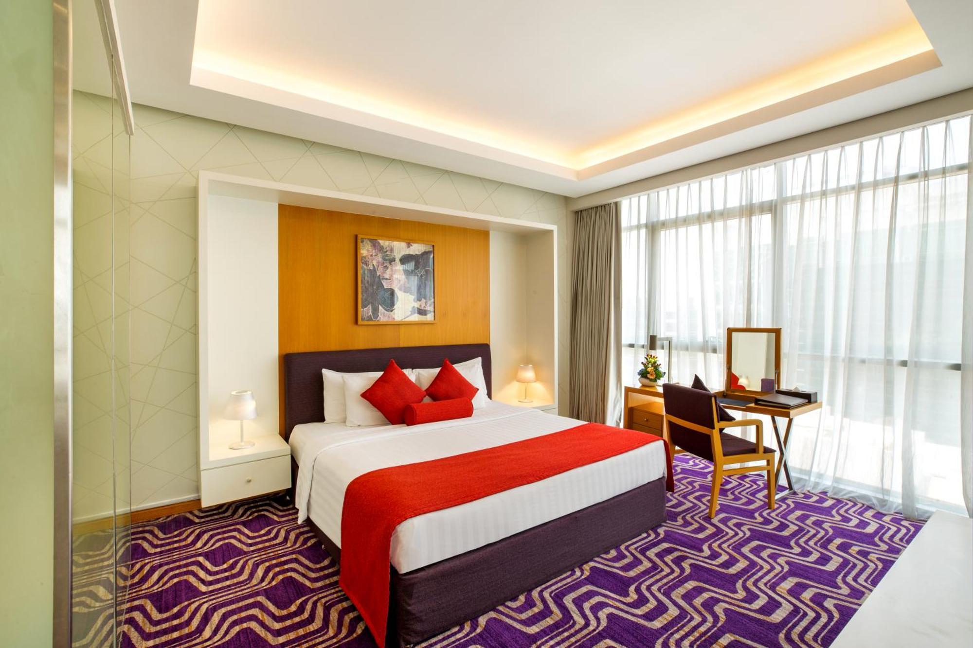 Royal Continental Hotel Dubai Exterior foto
